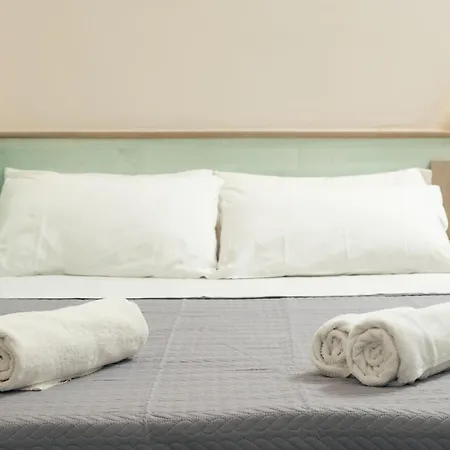 Stefanie Apartment Agia Marina (Crete)